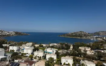 Yalıkavak'ta Tilkicik Koyu Deniz Manzaralı Özel Plajlı Villa